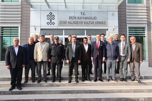Hatay Valimiz Sayın Mustafa MASATLI Başkanlığında, İlçemiz Ömer HALİSDEMİR Kültür Merkezinde Muhtarlar toplantısı gerçekleştirildi.