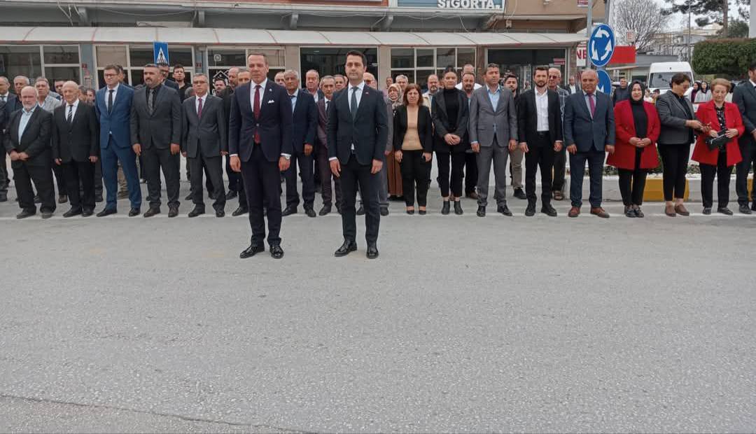 18 Mart Çanakkale Zaferi’nin 110. yıl dönümü ve Şehitleri Anma Günü kapsamında Çelenk sunma töreni düzenlendi.